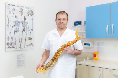 Bolesti zad potkají během života až 80 procent Čechů. Karvinská spondylochirurgie ročně pomůže stovkám pacientů vrátit se zpět do ...